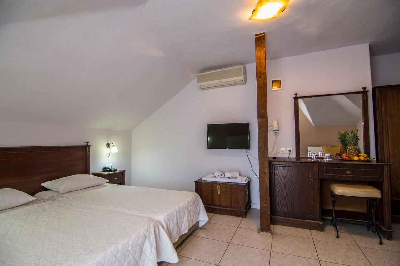 Rihios Hotel Ставрос Экстерьер фото